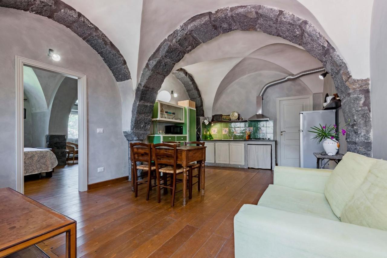 Gli Iris Apartments By Wonderful Italy Linguaglossa Luaran gambar