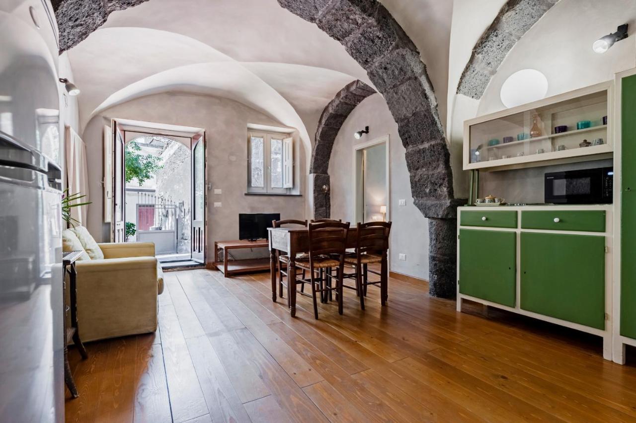 Gli Iris Apartments By Wonderful Italy Linguaglossa Luaran gambar