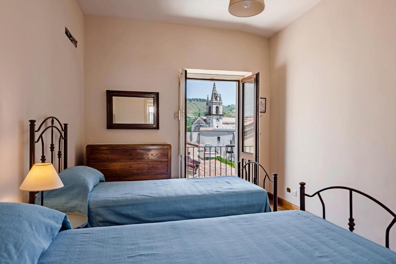 Gli Iris Apartments By Wonderful Italy Linguaglossa Luaran gambar